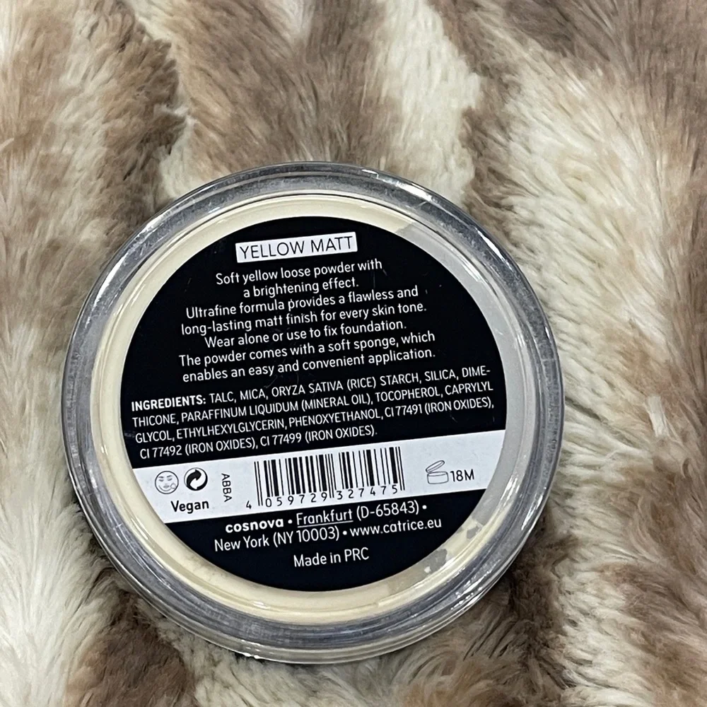 Catrice Loose Banana Powder Matte Effect in Yellow Matt